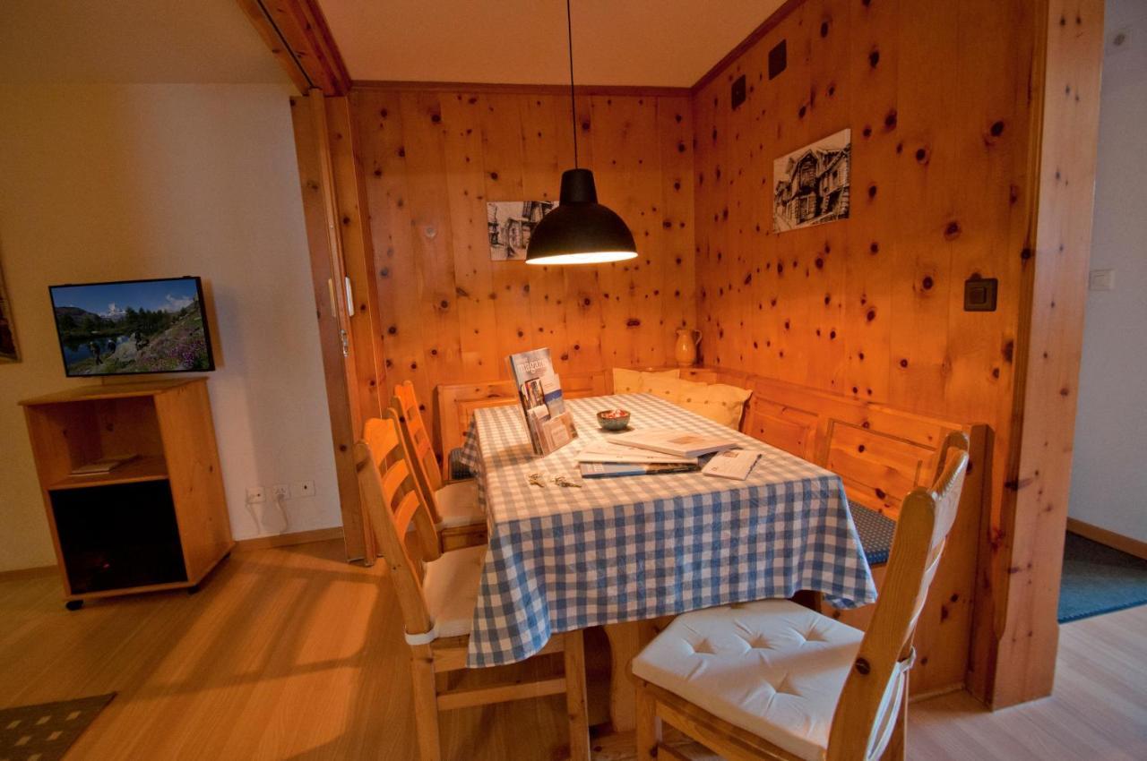 Dent Blanche Apartment Zermatt Bagian luar foto