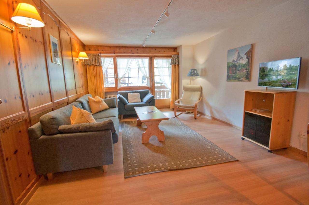 Dent Blanche Apartment Zermatt Bagian luar foto